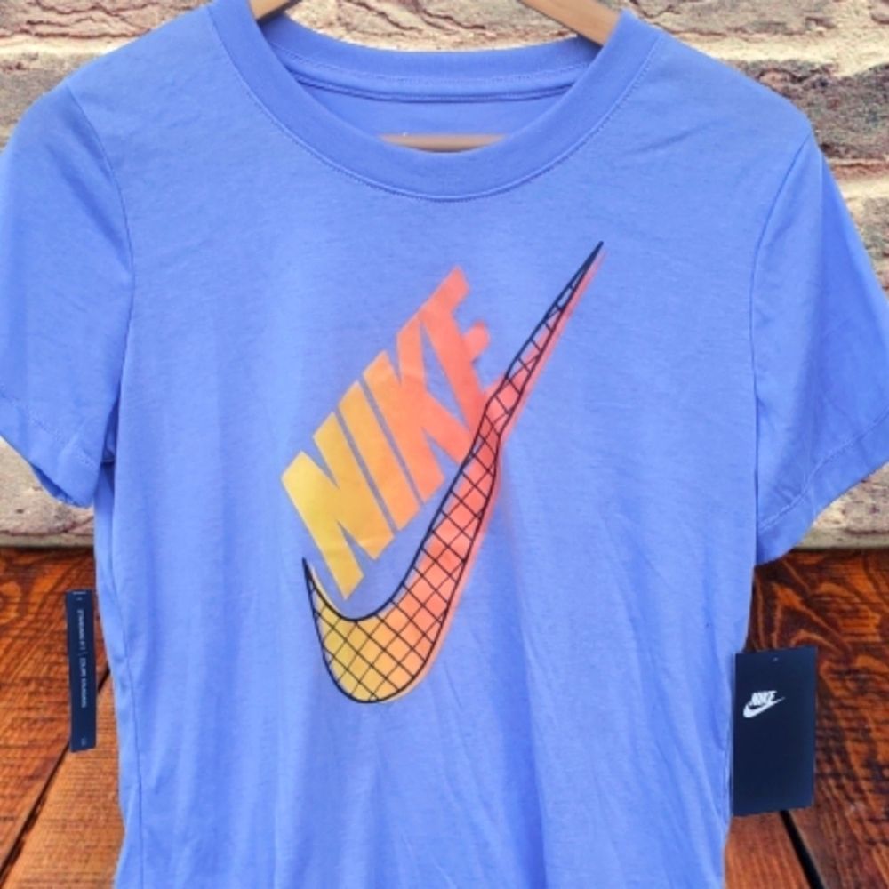 (Ladies) Baby Blue / "Nike" Tee *NWT*